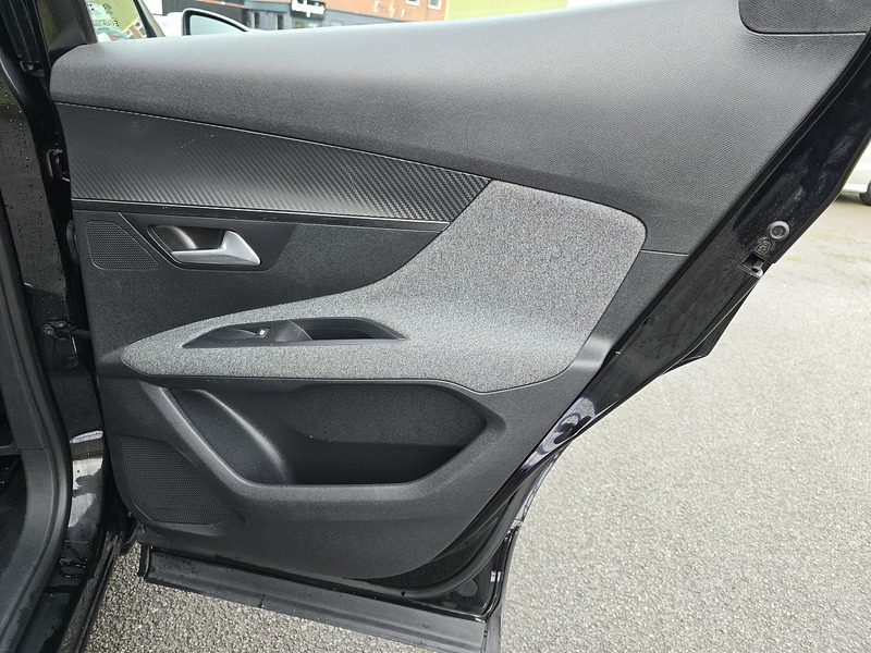 Peugeot 3008 BlueHDi Active - U91121