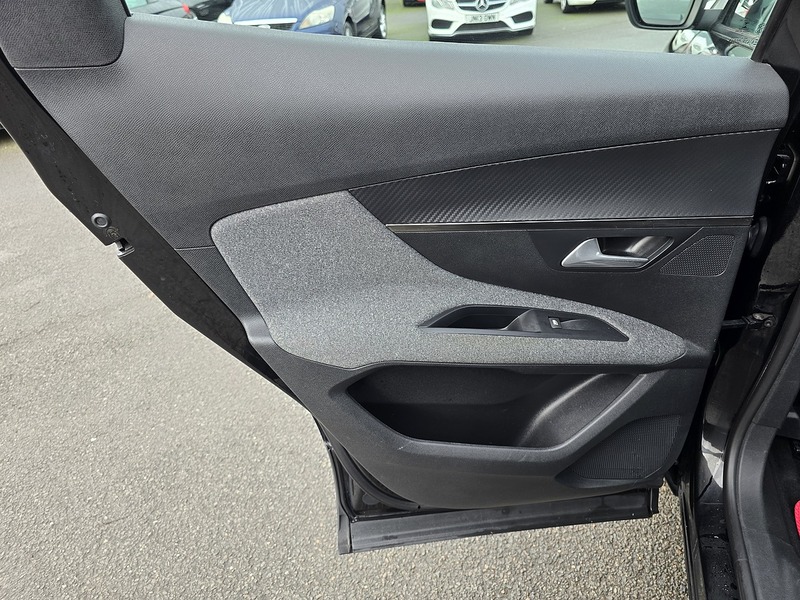 Peugeot 3008 BlueHDi Active - U91121