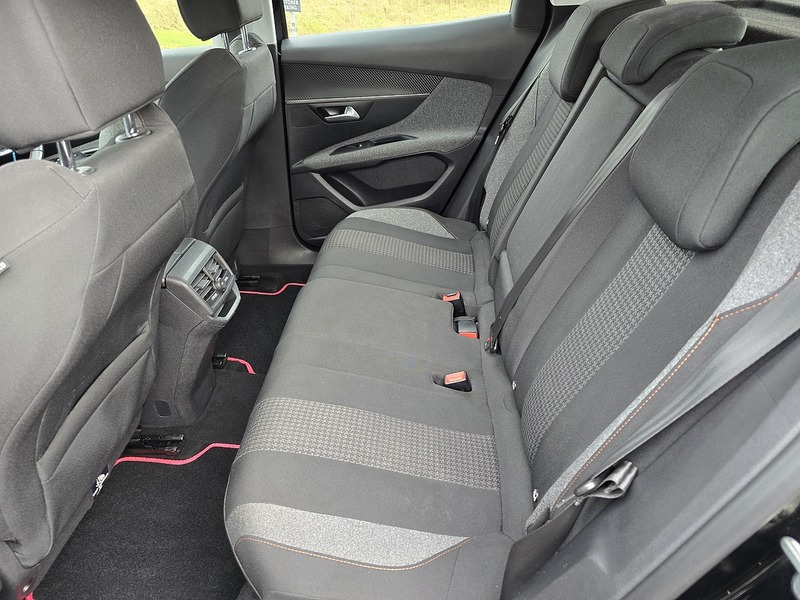 Peugeot 3008 BlueHDi Active - U91121