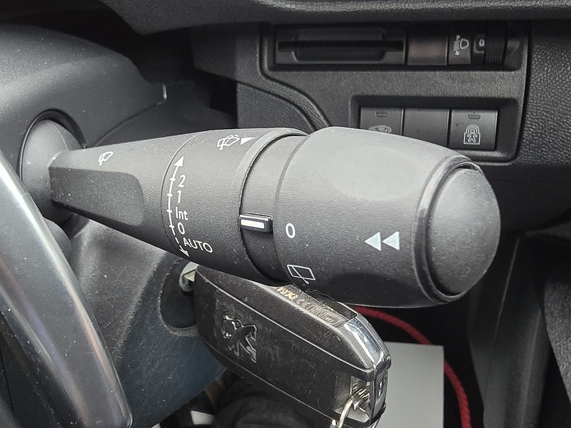 Peugeot 3008 BlueHDi Active - U91121