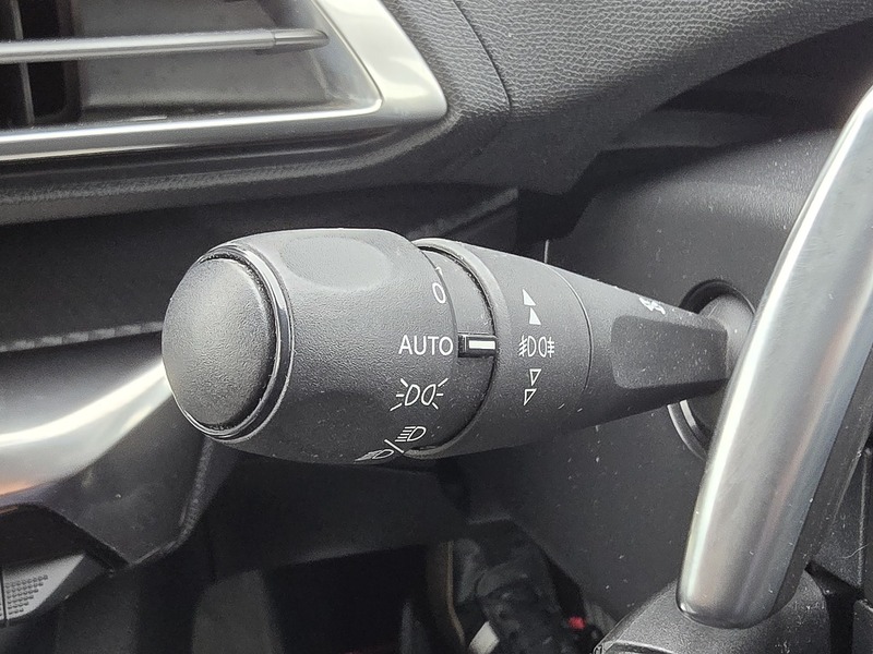 Peugeot 3008 BlueHDi Active - U91121