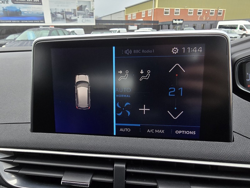 Peugeot 3008 BlueHDi Active - U91121