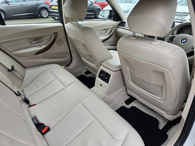BMW 3 Series 320d Modern - U91169