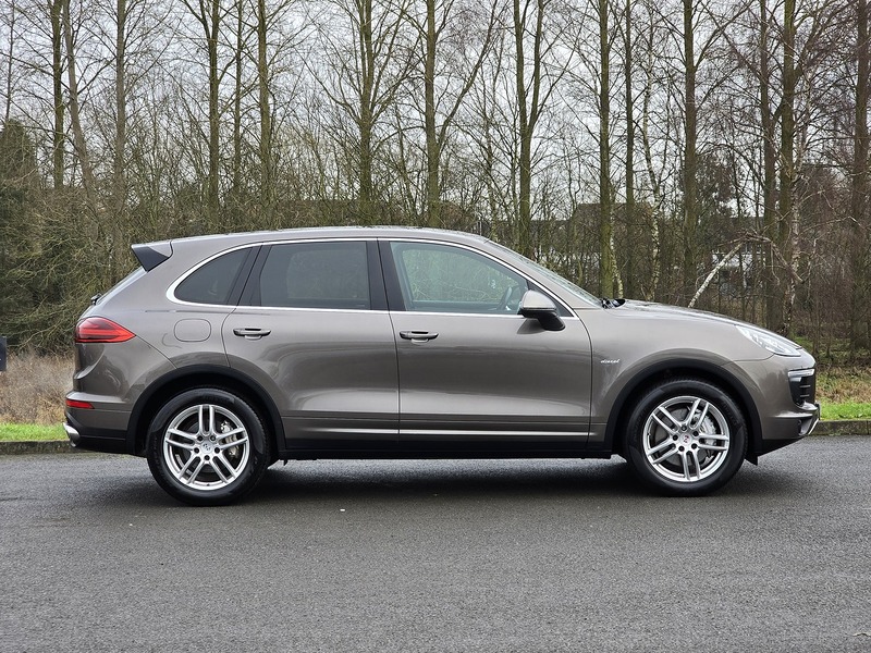 Porsche Cayenne TD V8 S - U91171