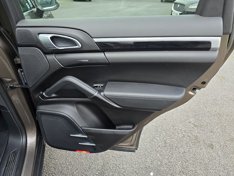 Porsche Cayenne TD V8 S - U91171