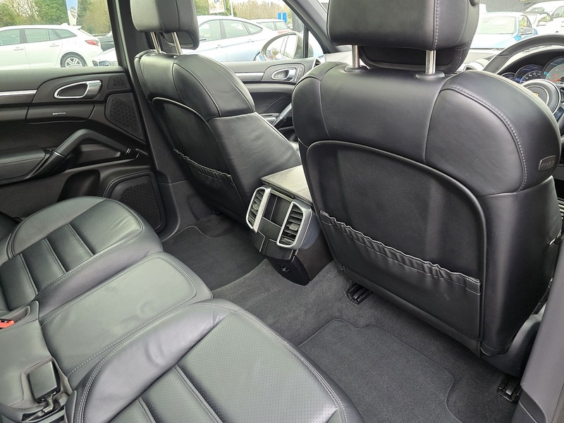 Porsche Cayenne TD V8 S - U91171