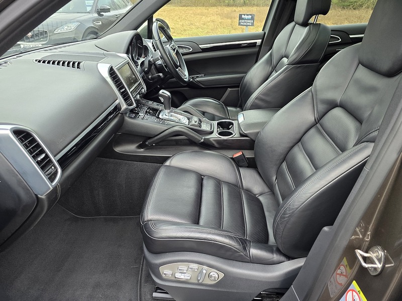 Porsche Cayenne TD V8 S - U91171