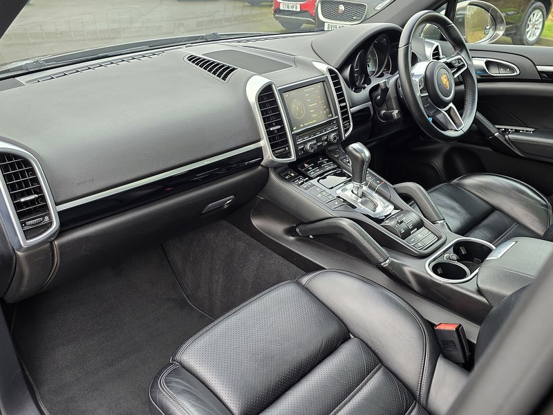 Porsche Cayenne TD V8 S - U91171