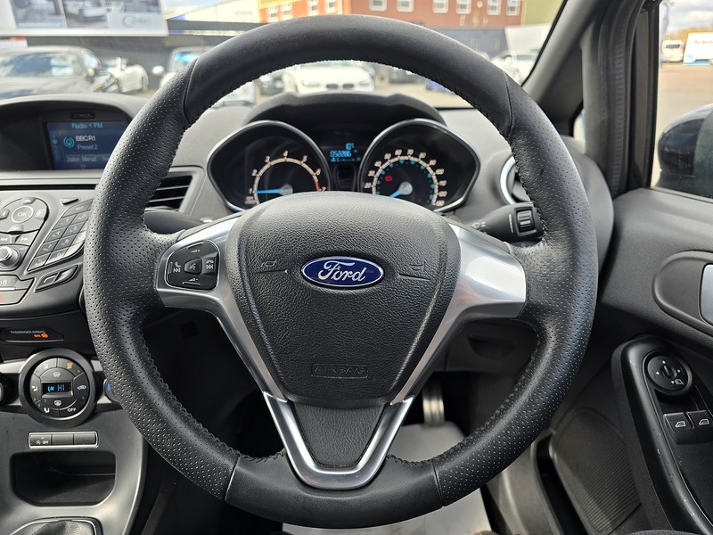 Ford Fiesta T EcoBoost ST-Line - U91204
