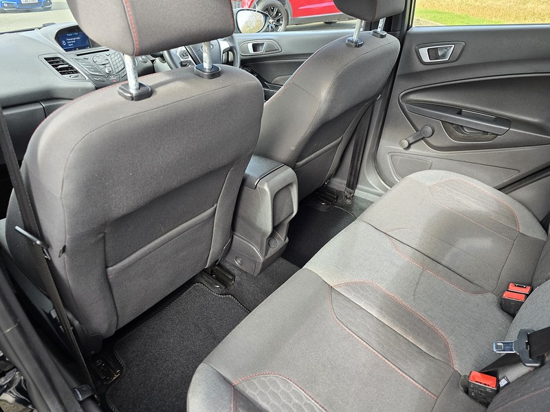Ford Fiesta T EcoBoost ST-Line - U91204