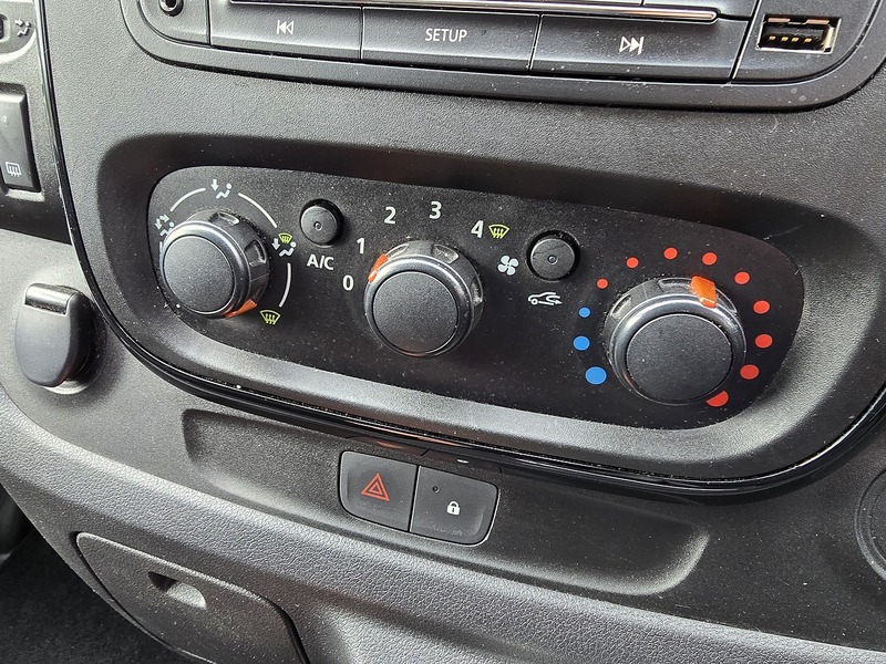Vauxhall Vivaro CDTi 2900 BiTurbo Sportive - U91205