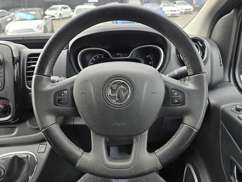 Vauxhall Vivaro CDTi 2900 BiTurbo Sportive - U91205