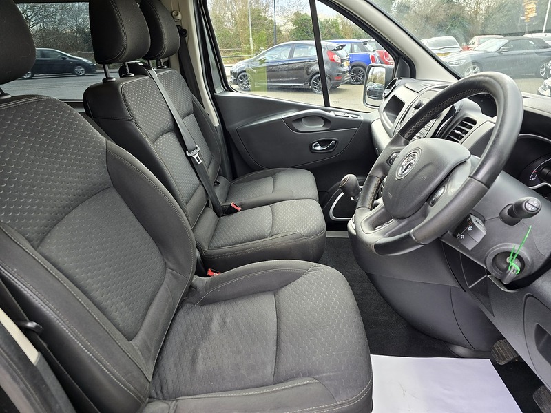 Vauxhall Vivaro CDTi 2900 BiTurbo Sportive - U91205