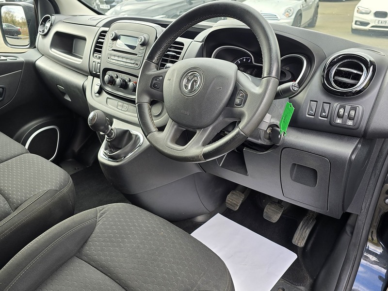 Vauxhall Vivaro CDTi 2900 BiTurbo Sportive - U91205