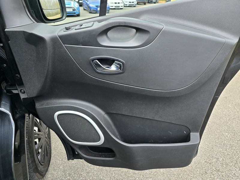 Vauxhall Vivaro CDTi 2900 BiTurbo Sportive - U91205