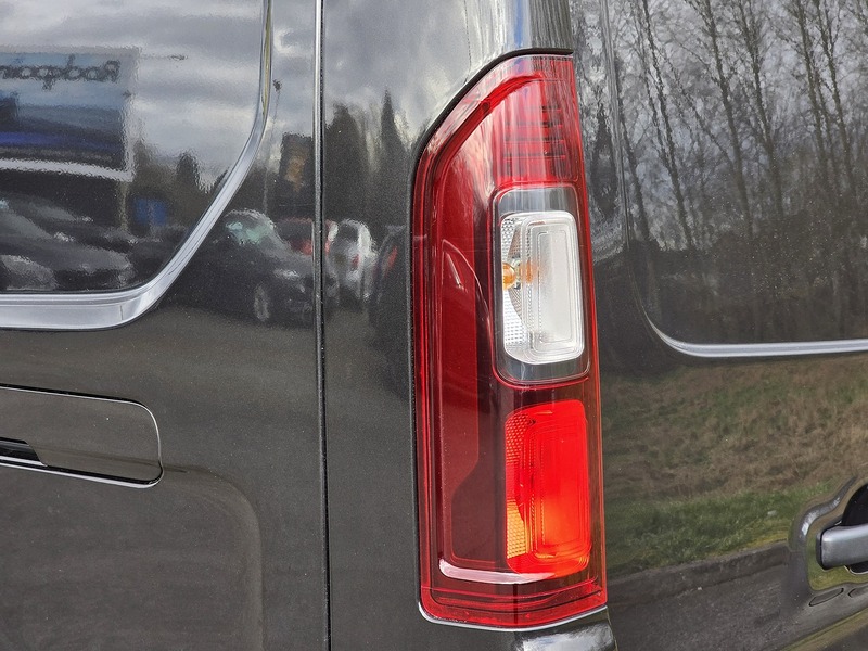 Vauxhall Vivaro CDTi 2900 BiTurbo Sportive - U91205