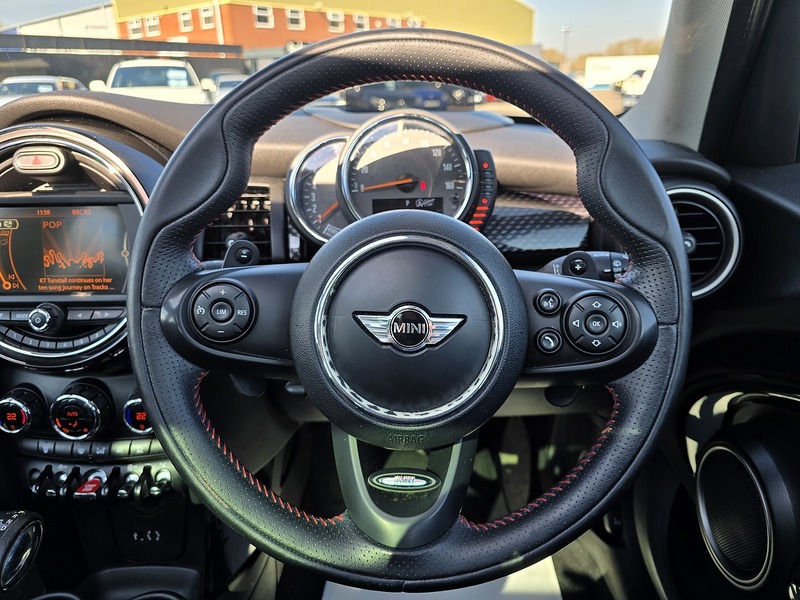 MINI Hatch Cooper SD - U91244