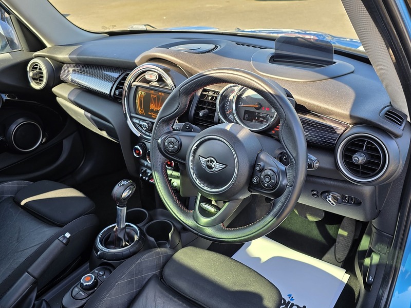 MINI Hatch Cooper SD - U91244