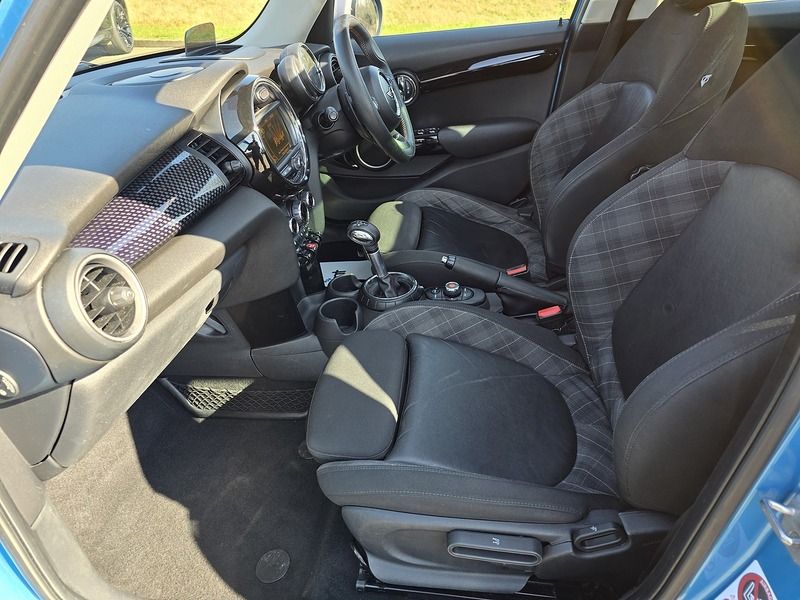 MINI Hatch Cooper SD - U91244