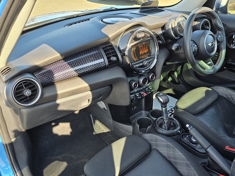 MINI Hatch Cooper SD - U91244