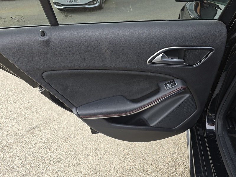 Mercedes-Benz A Class A200d AMG Line - U91245