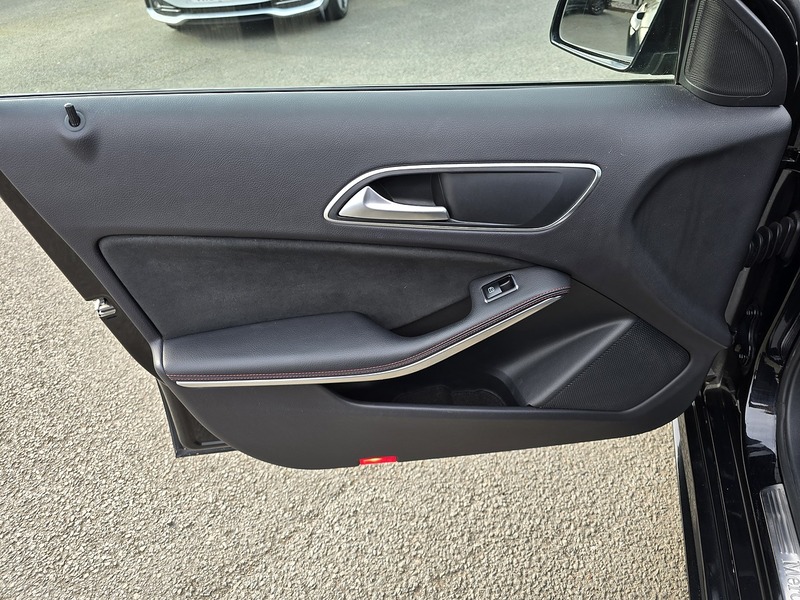 Mercedes-Benz A Class A200d AMG Line - U91245