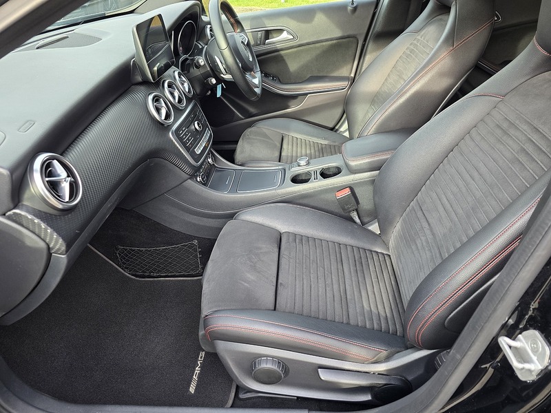 Mercedes-Benz A Class A200d AMG Line - U91245