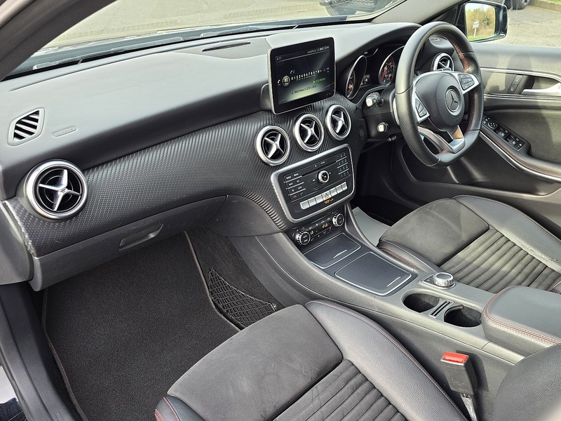 Mercedes-Benz A Class A200d AMG Line - U91245