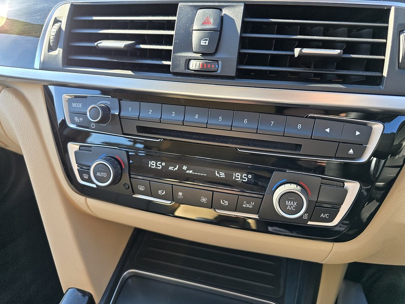 BMW 3 Series 330d Luxury - U91248