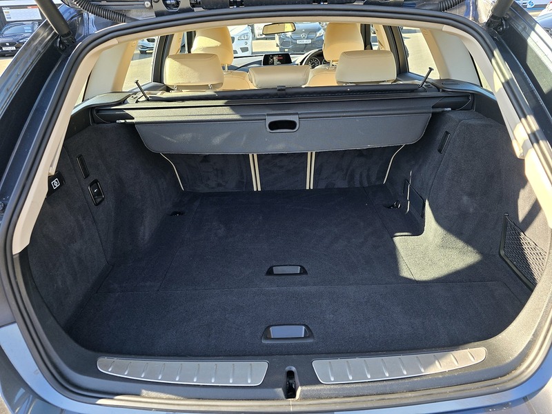 BMW 3 Series 330d Luxury - U91248