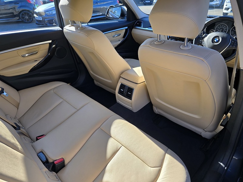 BMW 3 Series 330d Luxury - U91248