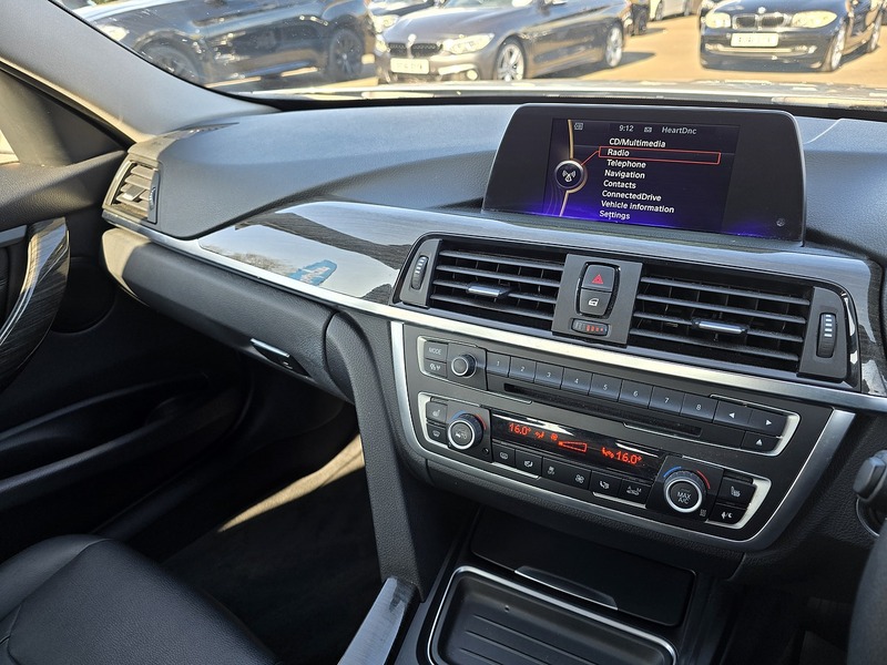 BMW 3 Series 320d Luxury - U91260