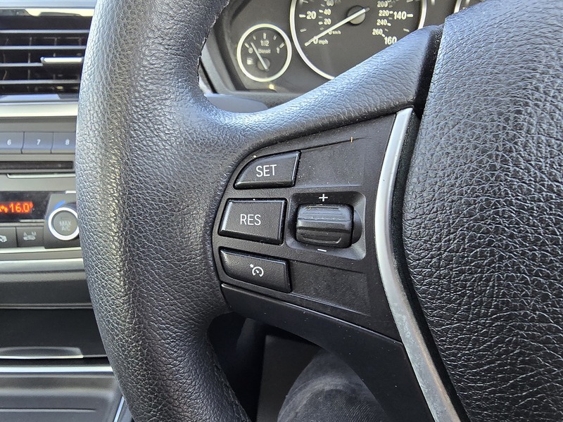 BMW 3 Series 320d Luxury - U91260