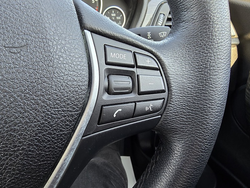 BMW 3 Series 320d Luxury - U91260