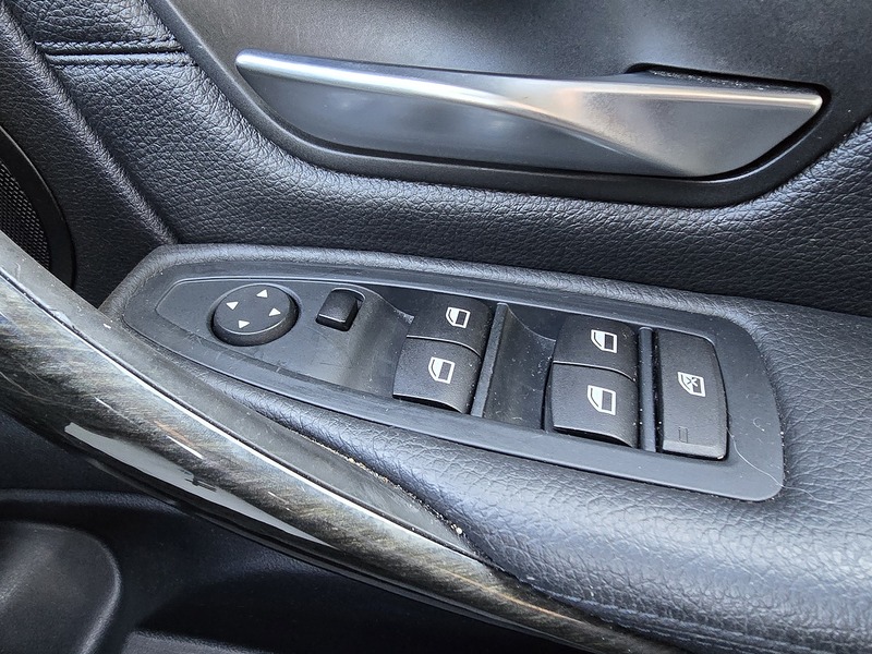 BMW 3 Series 320d Luxury - U91260