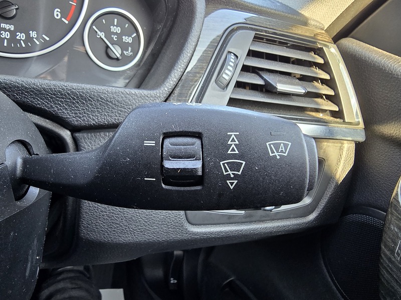 BMW 3 Series 320d Luxury - U91260