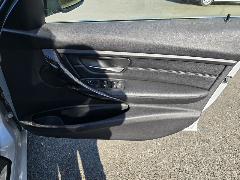 BMW 3 Series 320d Luxury - U91260