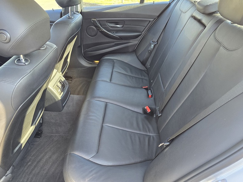 BMW 3 Series 320d Luxury - U91260