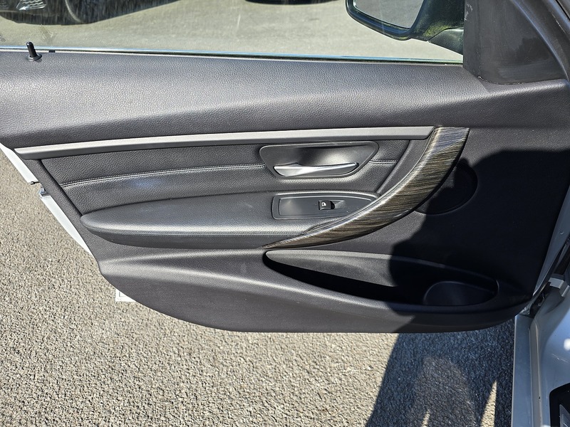 BMW 3 Series 320d Luxury - U91260