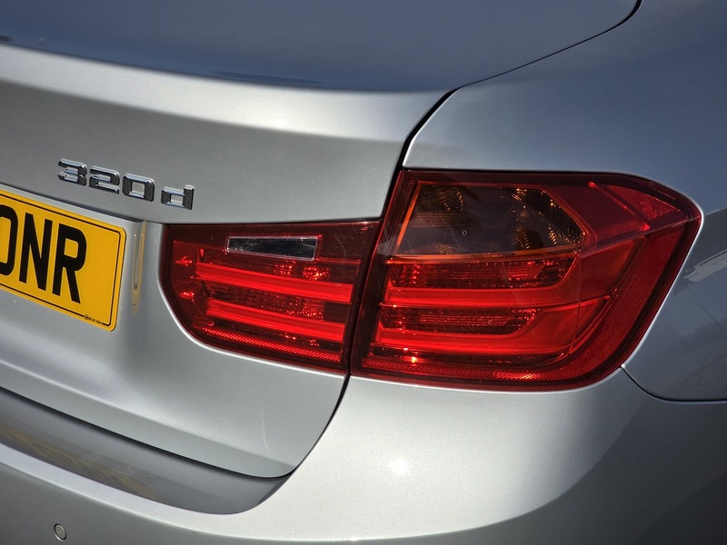 BMW 3 Series 320d Luxury - U91260