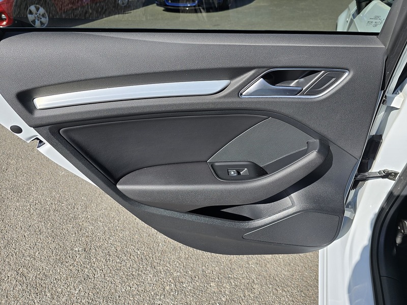 Audi A3 TDI Black Edition - U91268
