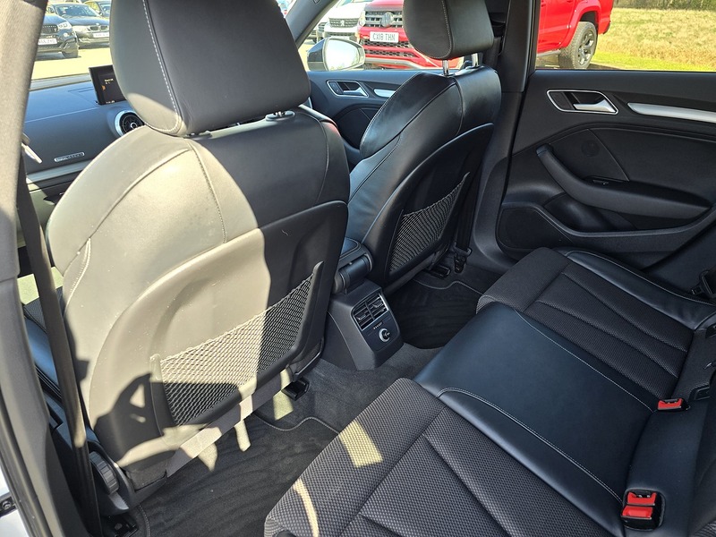 Audi A3 TDI Black Edition - U91268