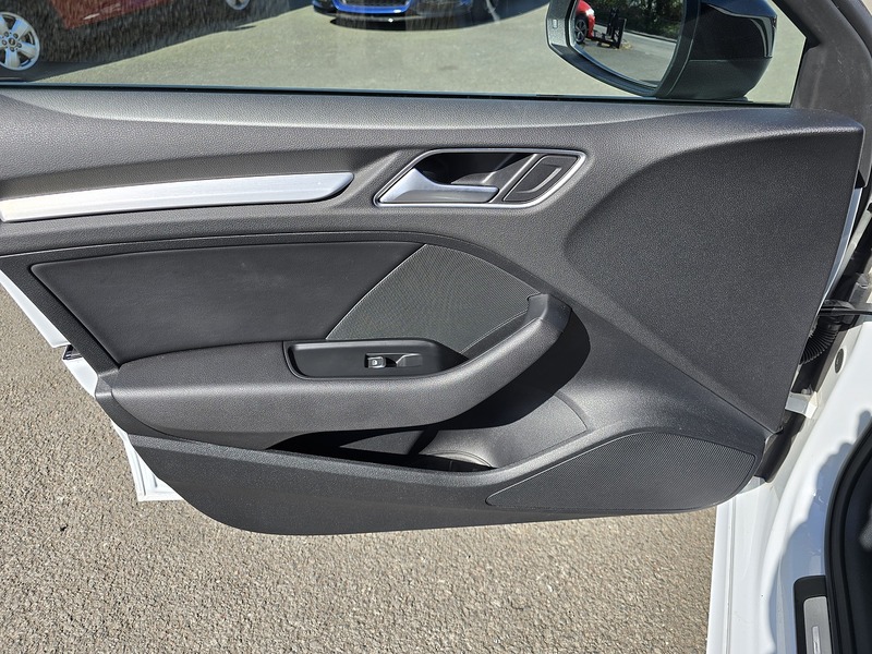 Audi A3 TDI Black Edition - U91268