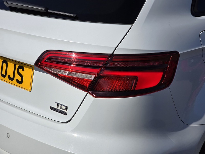 Audi A3 TDI Black Edition - U91268