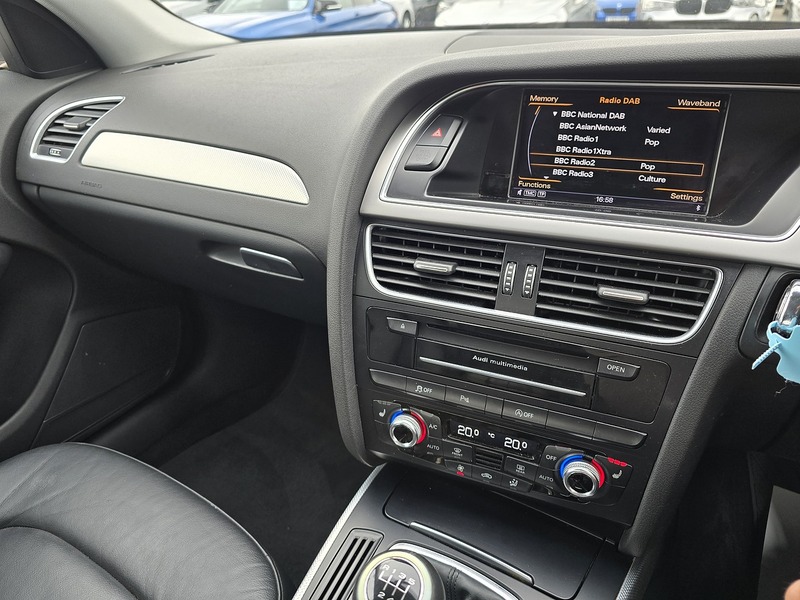 Audi A4 TFSI SE Technik - U91289