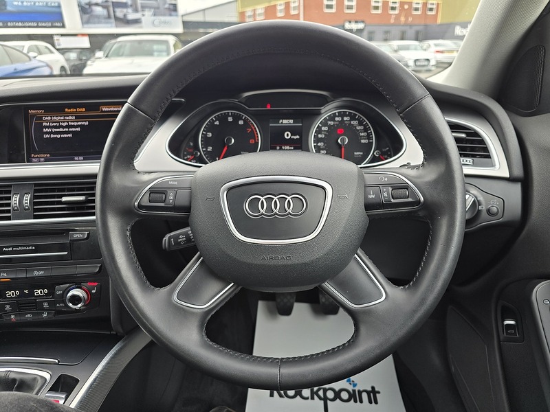 Audi A4 TFSI SE Technik - U91289