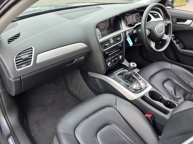 Audi A4 TFSI SE Technik - U91289