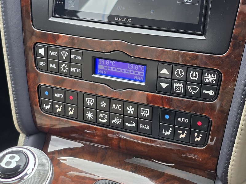 Bentley Continental W12 Flying Spur - U91293