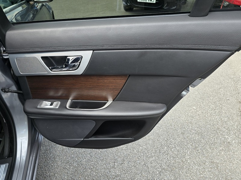 Jaguar XF d Luxury - U91295