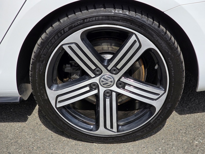 Volkswagen Golf TSI R - U91322